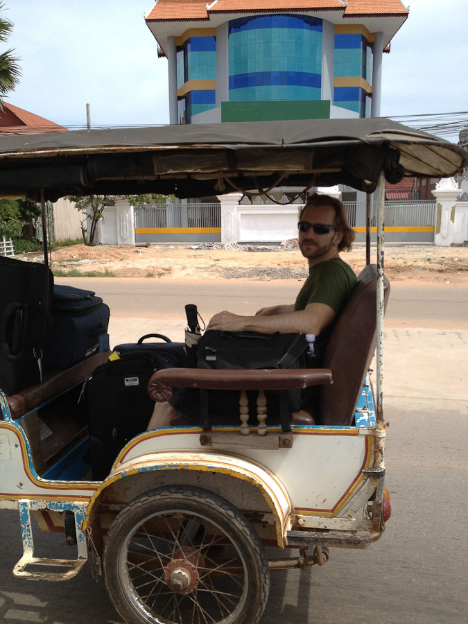 2012-workshop-cambodia-tuk-tuk-depart