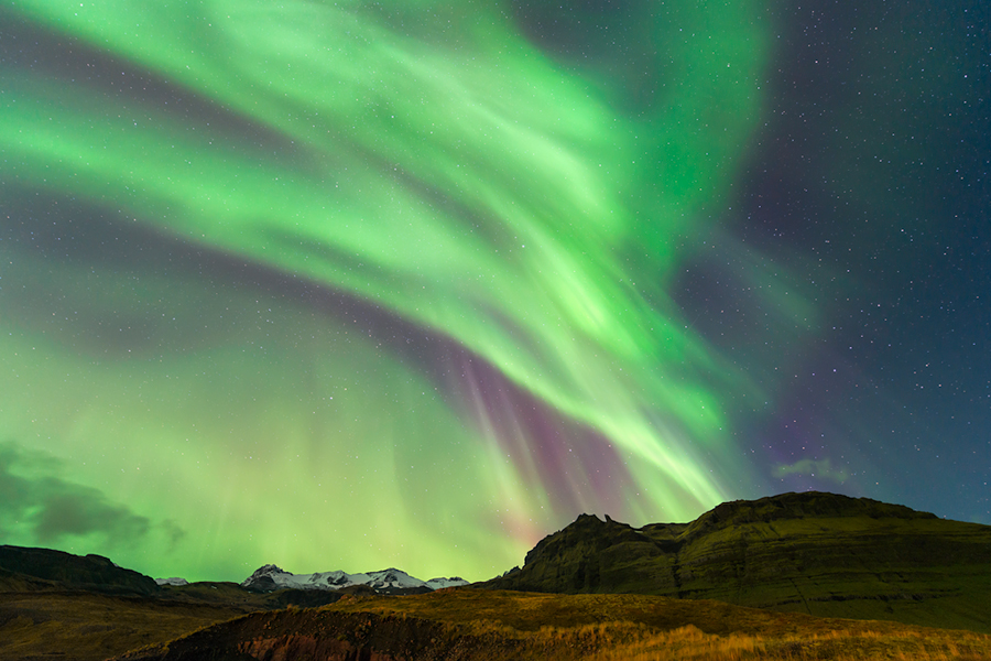 Elia-Locardi-Dance-With-Me-Iceland-Northern-Lights-900