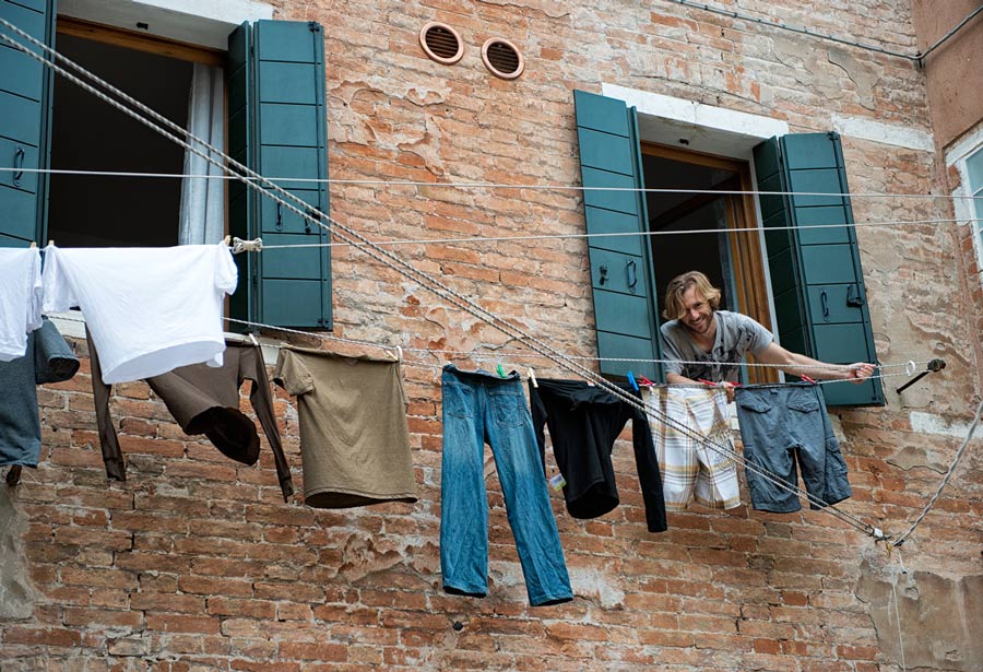 Venitian_Clothesline
