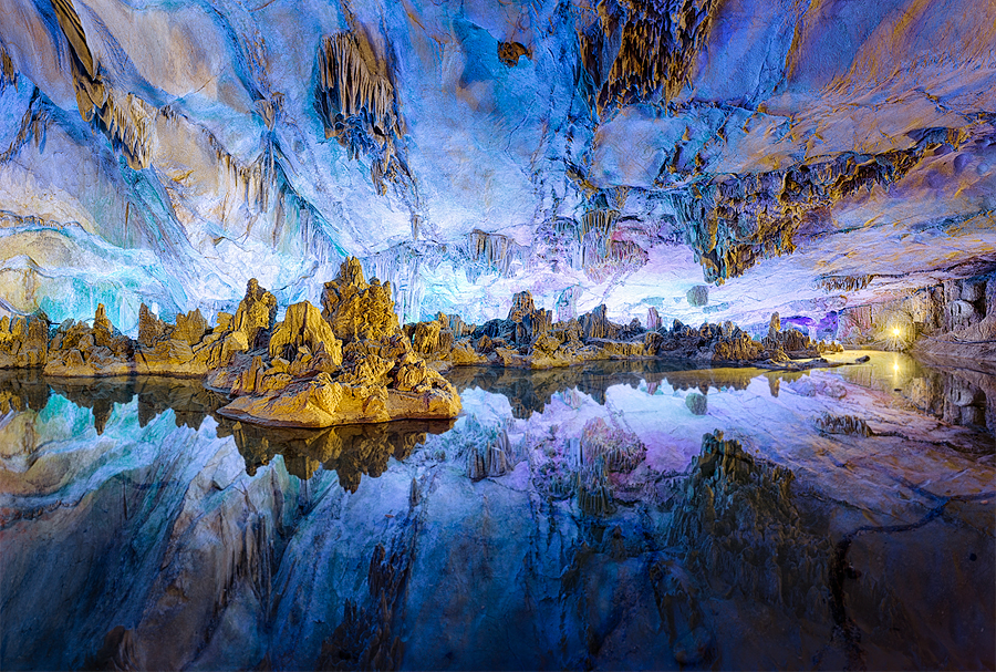 Elia-Locardi-The-Sleeping-Dragon-Guilin-China-900 Enter the Reed Flute Cave, one of Guilin China’s most interesting and ancient attractions